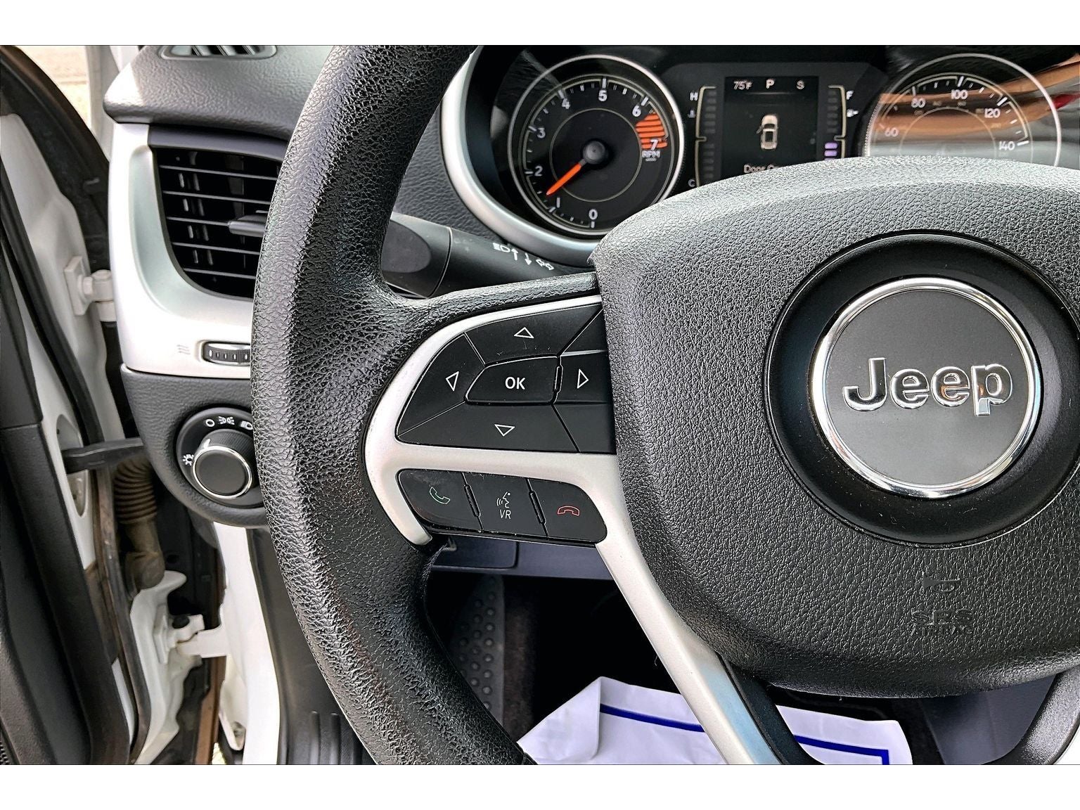 2016 Jeep Cherokee Sport