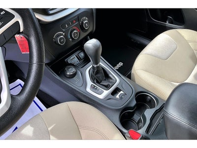 2016 Jeep Cherokee Sport