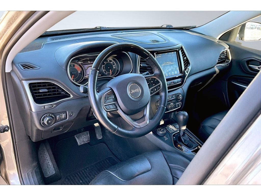 2019 Jeep Cherokee Overland