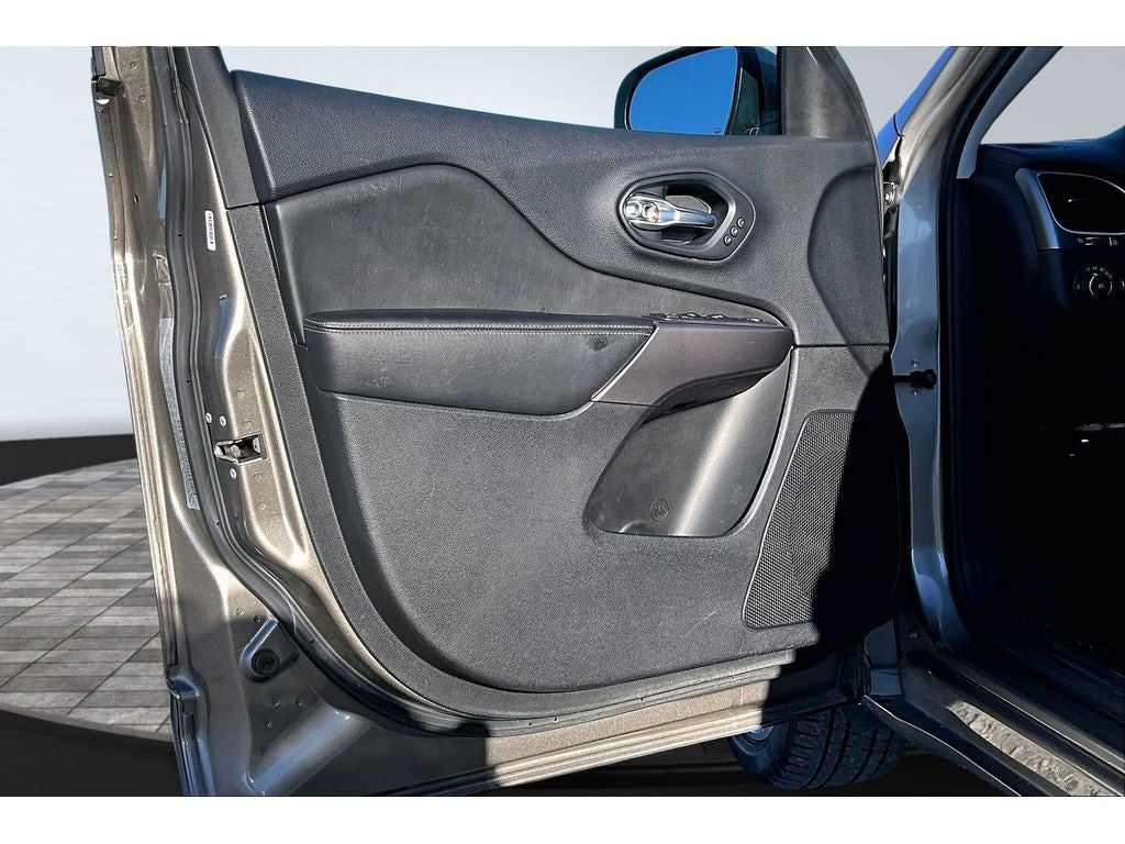 2019 Jeep Cherokee Overland