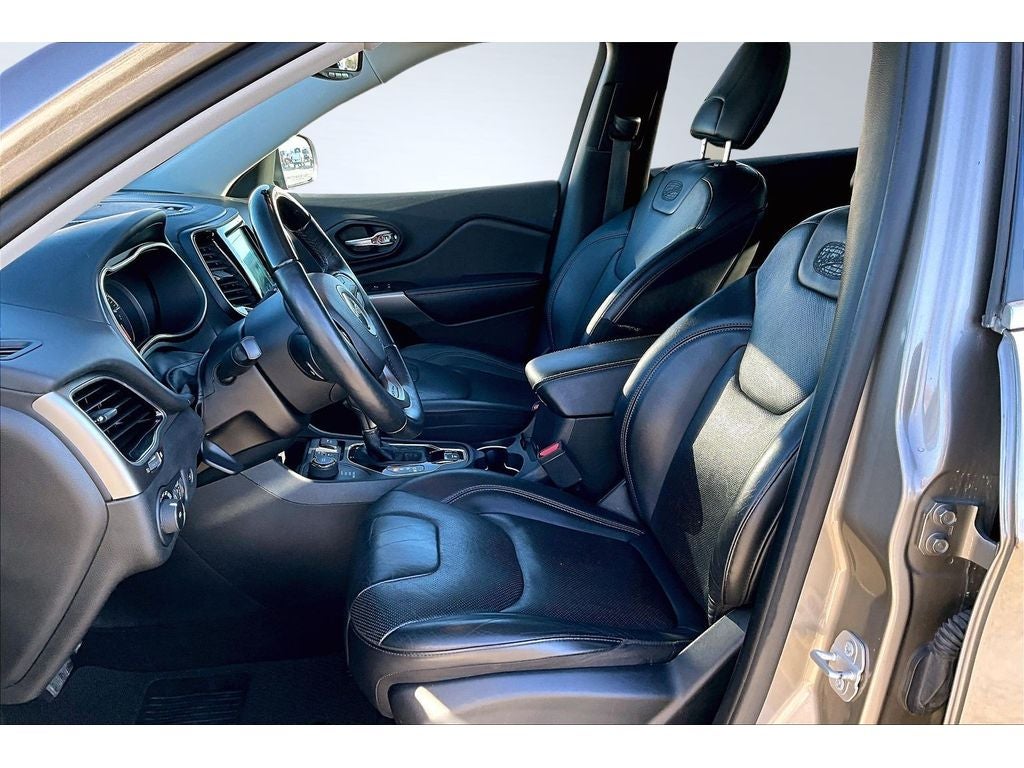 2019 Jeep Cherokee Overland