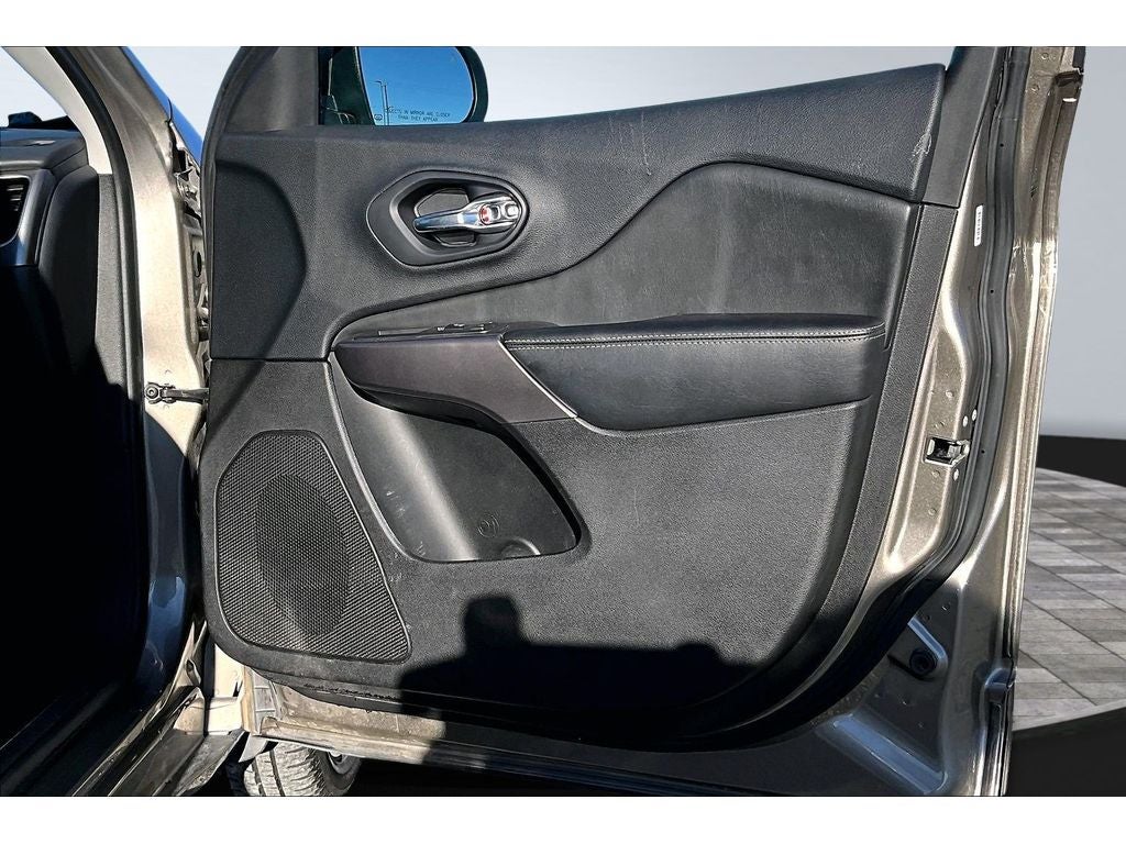 2019 Jeep Cherokee Overland