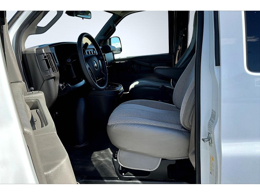 2019 Chevrolet Express Passenger 3500 LT