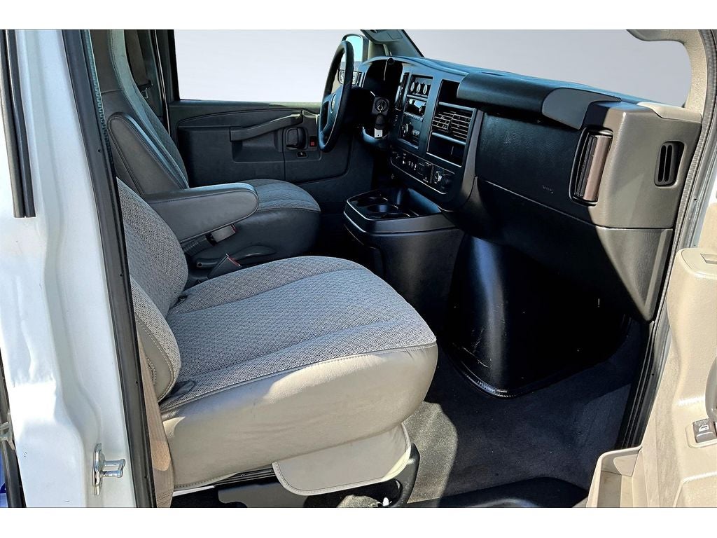 2019 Chevrolet Express Passenger 3500 LT