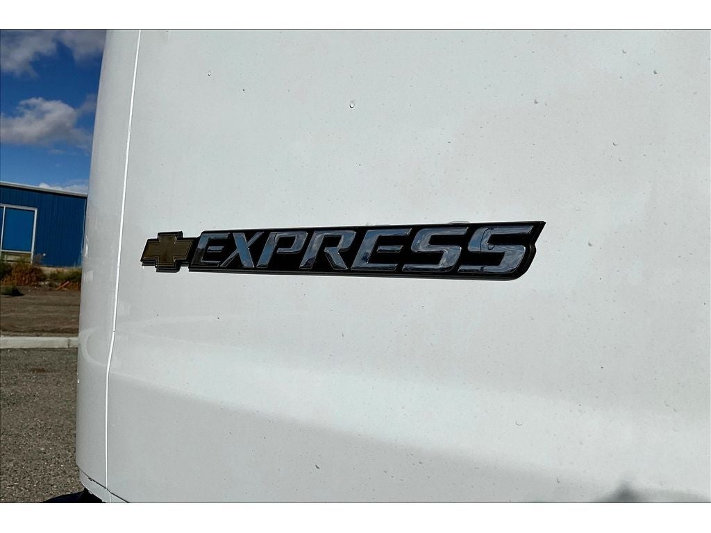2025 Chevrolet Express Cargo 2500 WT