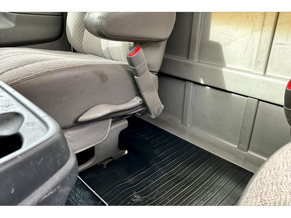 2004 GMC Savana Cutaway C7L