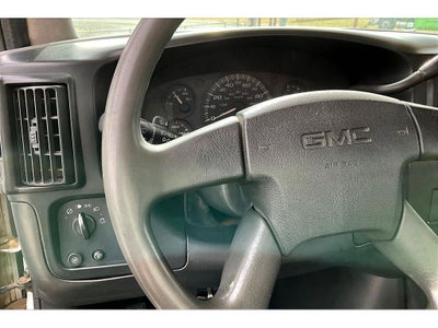 2004 GMC Savana Cutaway C7L