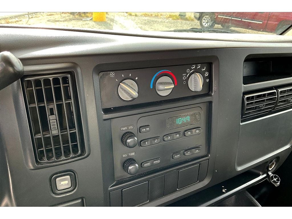 2004 GMC Savana Cutaway C7L