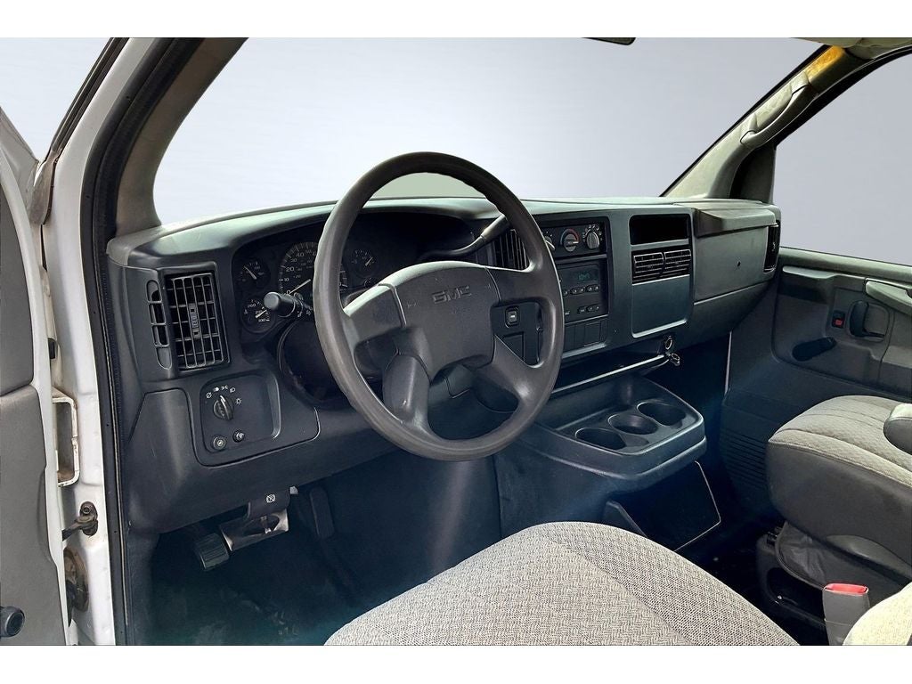 2004 GMC Savana Cutaway C7L