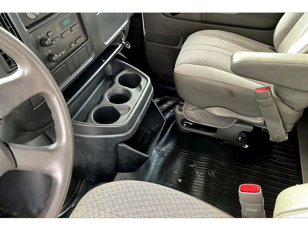 2004 GMC Savana Cutaway C7L