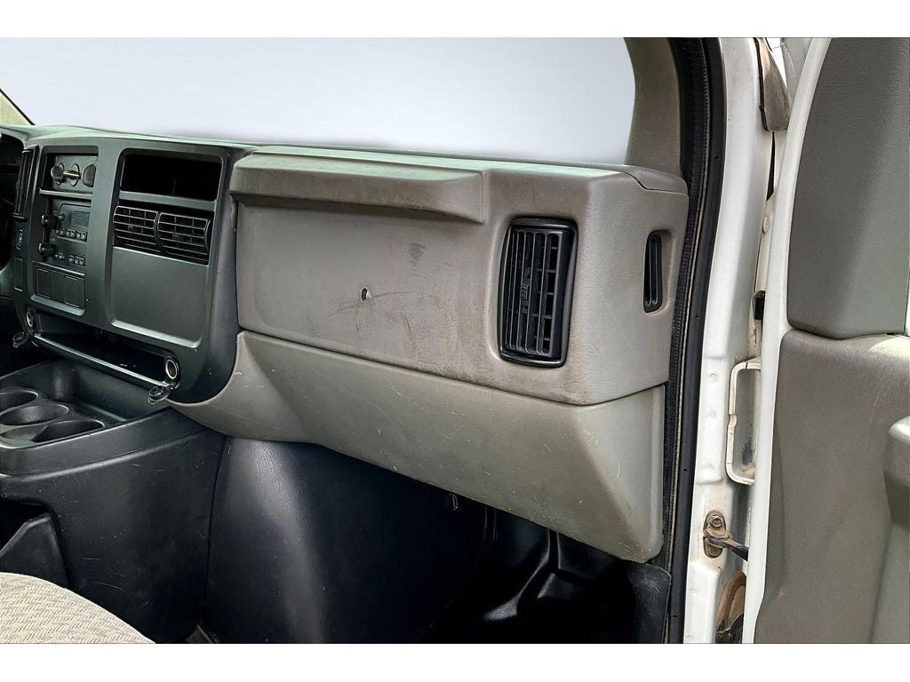 2004 GMC Savana Cutaway C7L