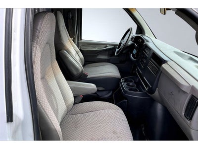 2004 GMC Savana Cutaway C7L