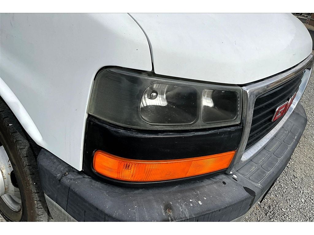 2004 GMC Savana Cutaway C7L