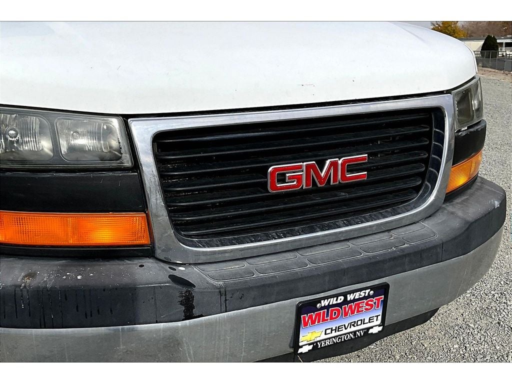 2004 GMC Savana Cutaway C7L