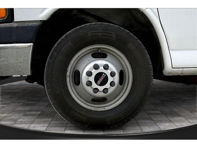 2004 GMC Savana Cutaway C7L