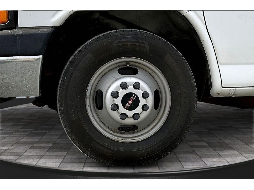 2004 GMC Savana Cutaway C7L