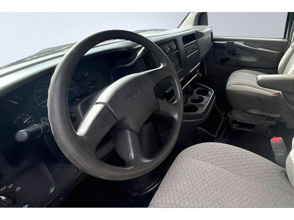 2004 GMC Savana Cutaway C7L