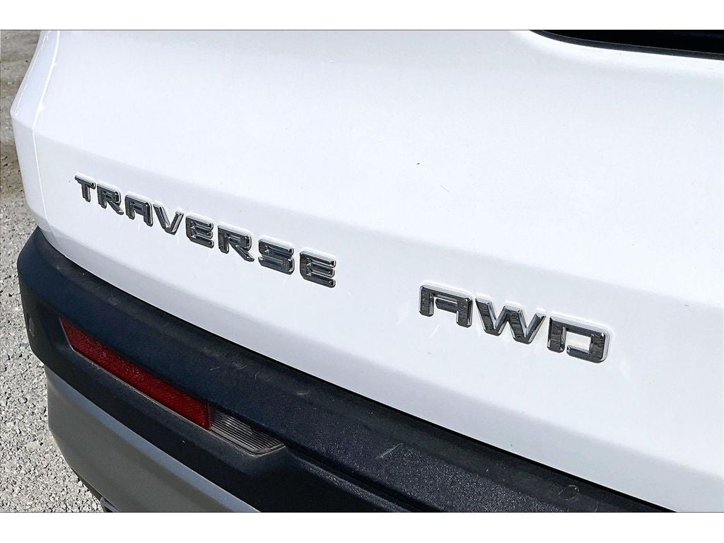 2024 Chevrolet Traverse LT