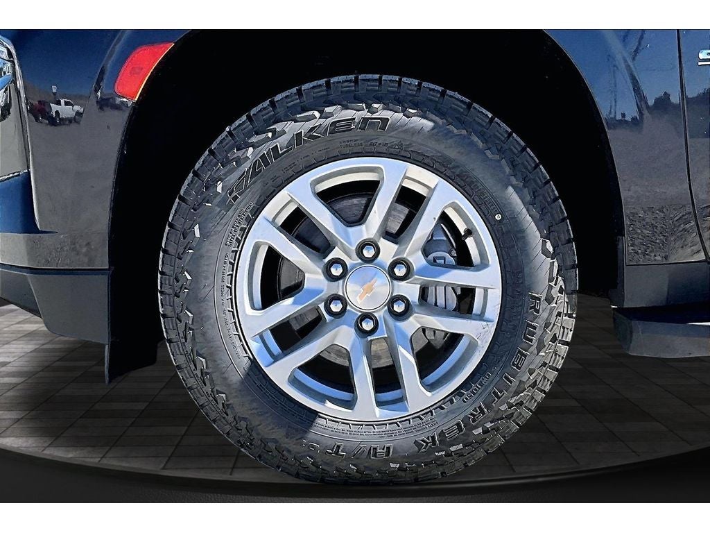 2024 Chevrolet Suburban LT