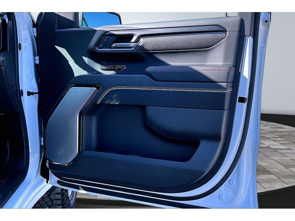 2025 GMC Sierra 1500 AT4X