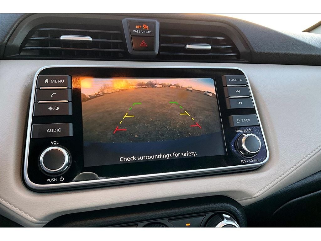 2022 Nissan Versa SV