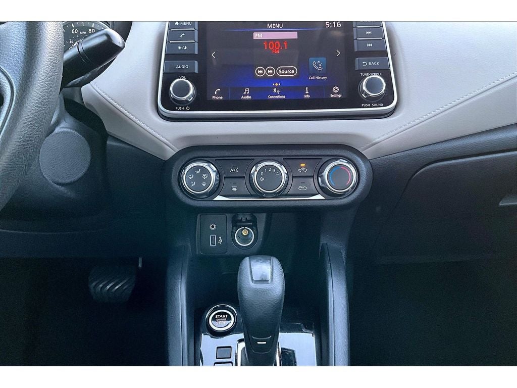 2022 Nissan Versa SV