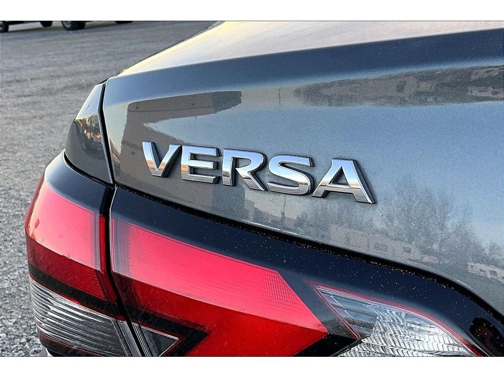 2022 Nissan Versa SV