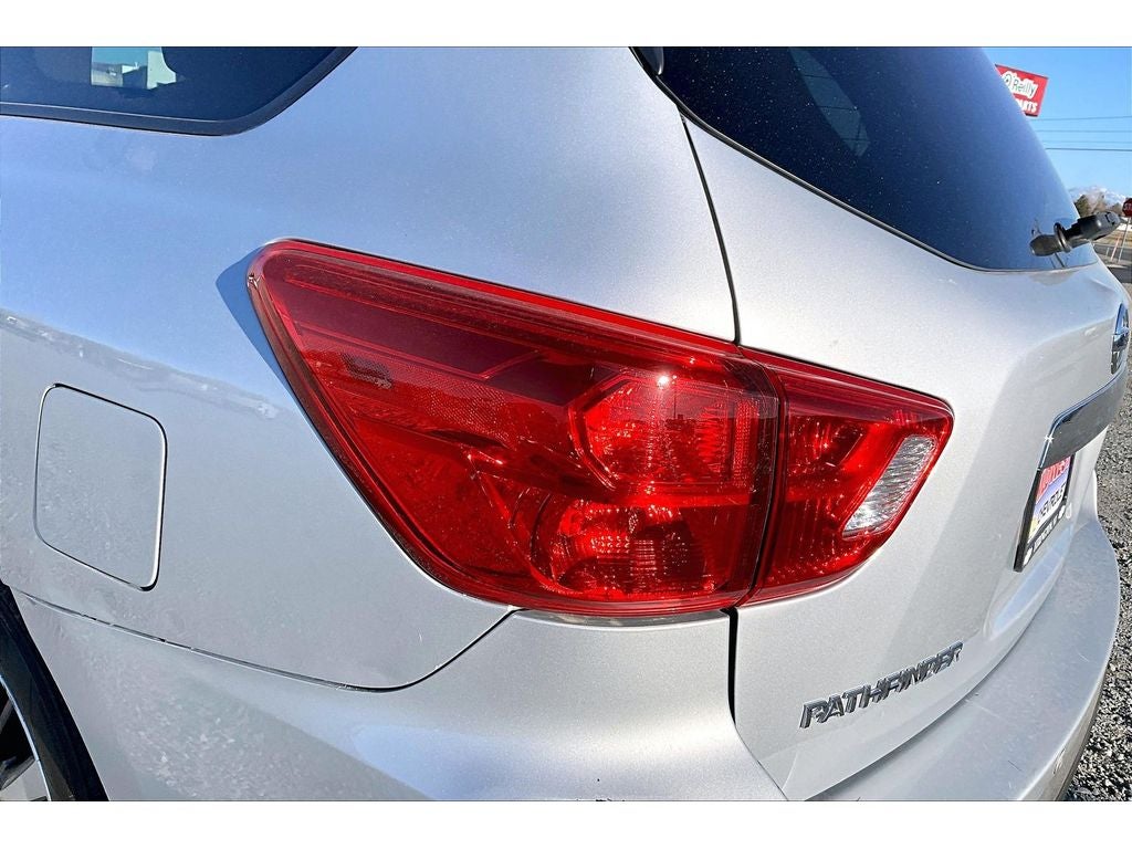 2019 Nissan Pathfinder SL