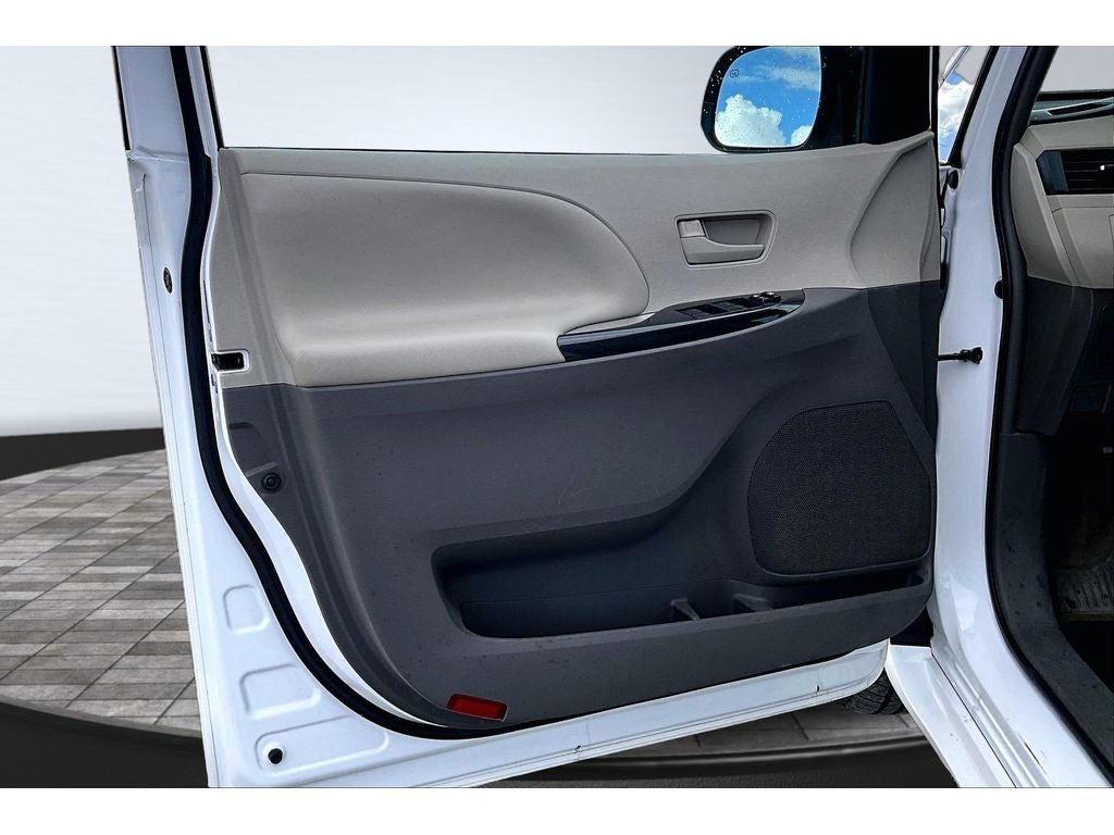 2012 Toyota Sienna LE