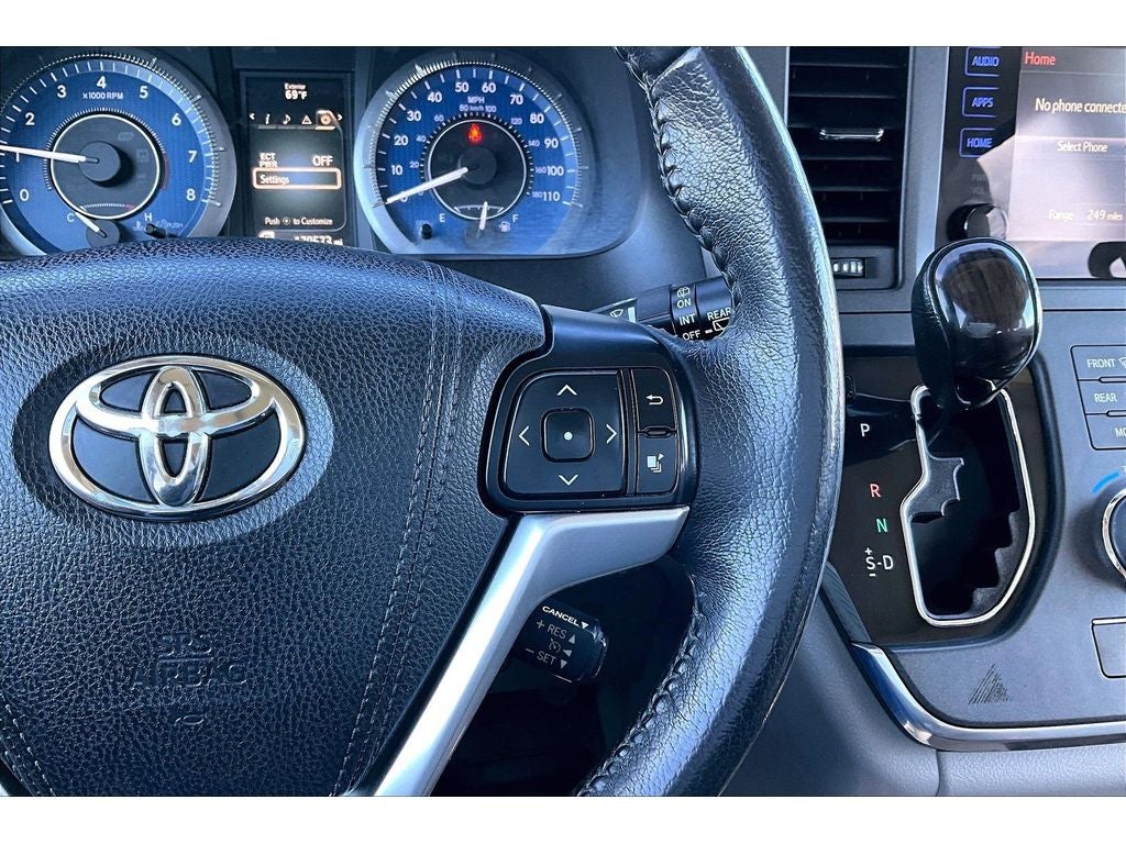 2017 Toyota Sienna XLE Auto Access Seat