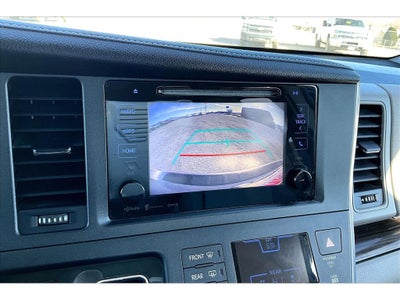 2017 Toyota Sienna XLE Auto Access Seat