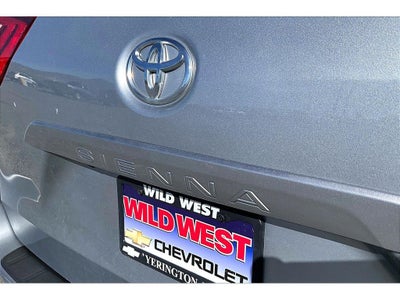 2017 Toyota Sienna XLE Auto Access Seat