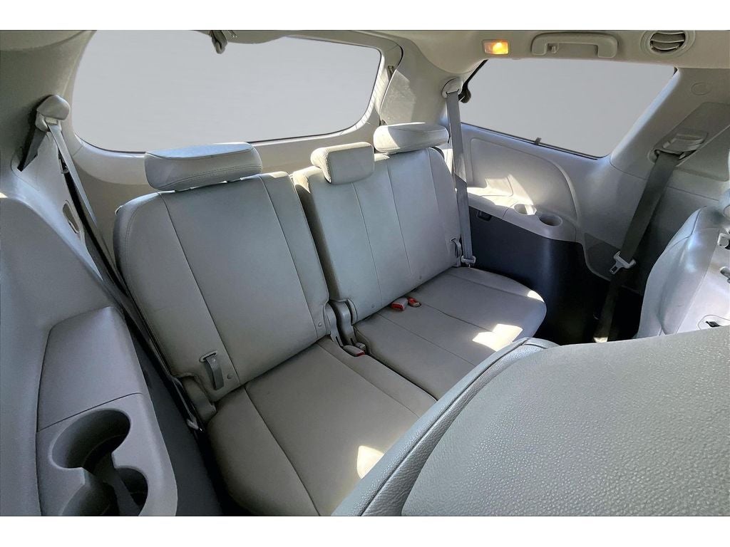 2017 Toyota Sienna XLE Auto Access Seat