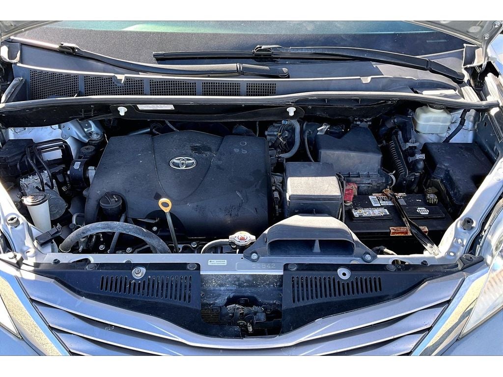 2017 Toyota Sienna XLE Auto Access Seat