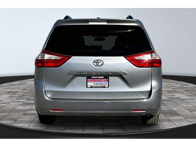 2017 Toyota Sienna XLE Auto Access Seat