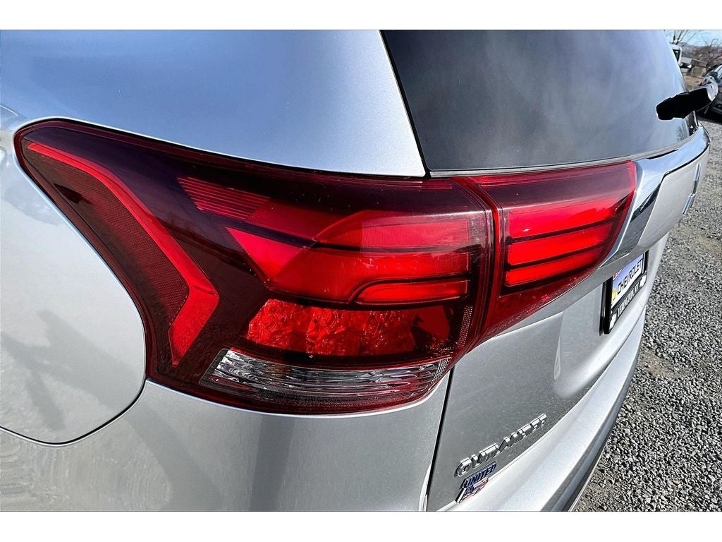 2020 Mitsubishi Outlander ES