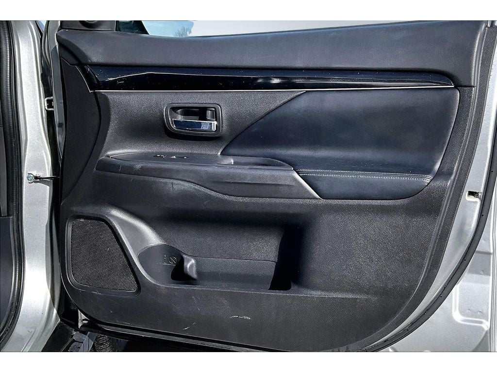 2020 Mitsubishi Outlander ES