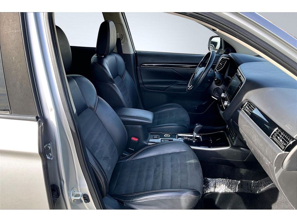 2020 Mitsubishi Outlander ES